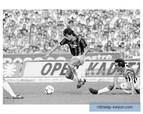 马尔蒂尼技术风格分析：防守艺术的传承与现代足球的融合