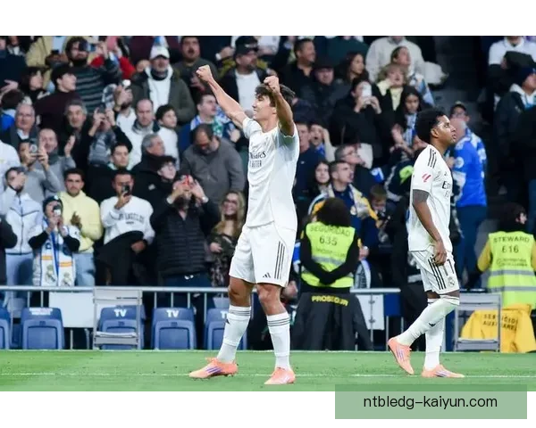 巴尔韦德头球威胁持续增强，展现出不俗的进攻能力